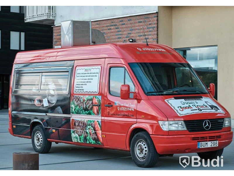 Foodtruck Mercedes-benz 312D | Nylackerad | Startklar
