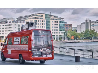 Foodtruck Mercedes-benz 312D | Nylackerad | Startklar
