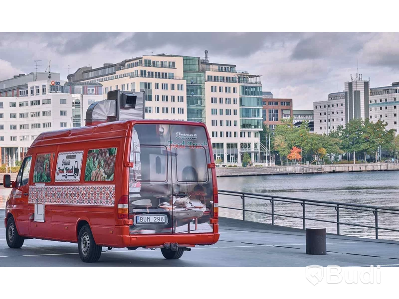 Foodtruck Mercedes-benz 312D | Nylackerad | Startklar