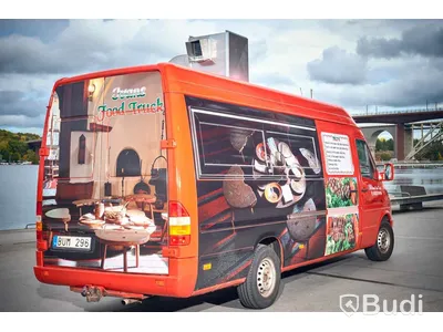Foodtruck Mercedes-benz 312D | Nylackerad | Startklar