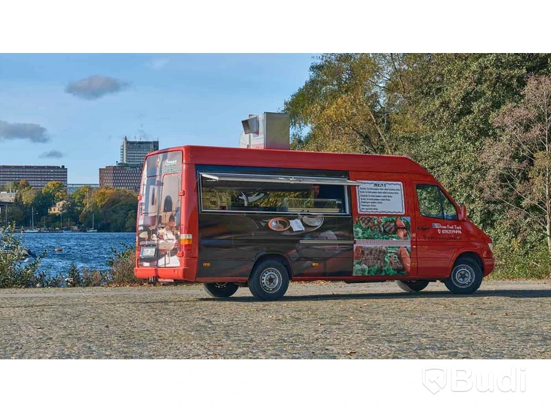 Foodtruck Mercedes-benz 312D | Nylackerad | Startklar