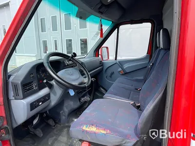 Foodtruck Mercedes-benz 312D | Nylackerad | Startklar