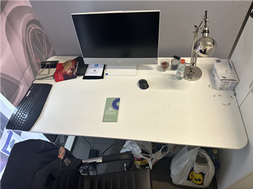 Kontorsgrupp med Höj- och sänkbart skrivbord, 2 st. dokumentskåp samt skrivare