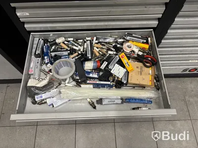 Verktygsstation med skåp, slangvinda