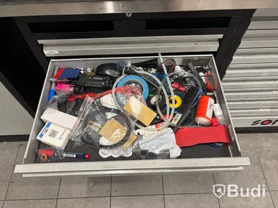 Verktygsstation med skåp, slangvinda