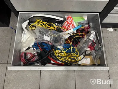 Verktygsstation med skåp, slangvinda