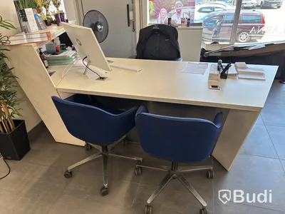 Kontorsgrupp och dokumentskåp