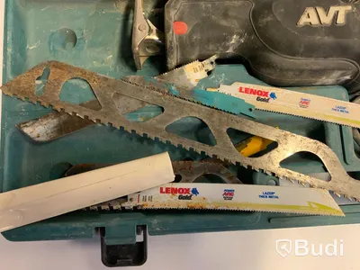 Tigersåg Makita JR3070CT med diverse sågblad