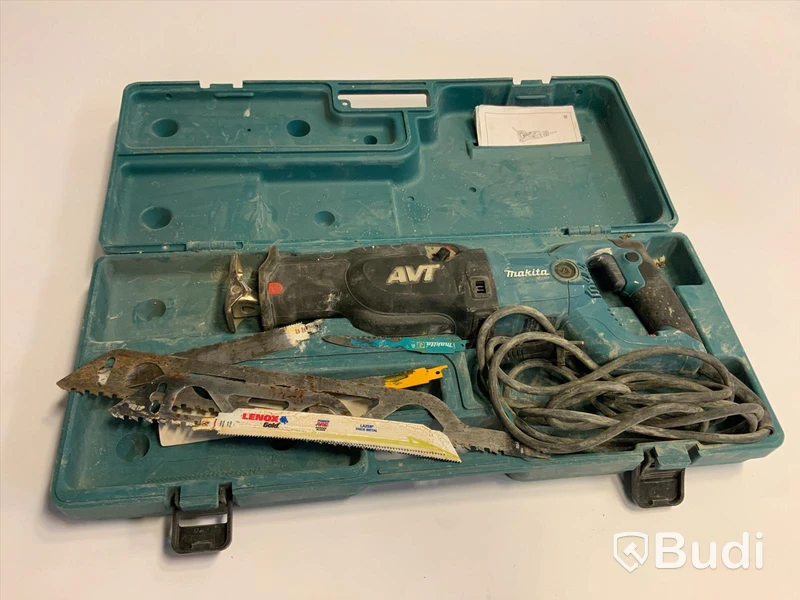 Tigersåg Makita JR3070CT med diverse sågblad
