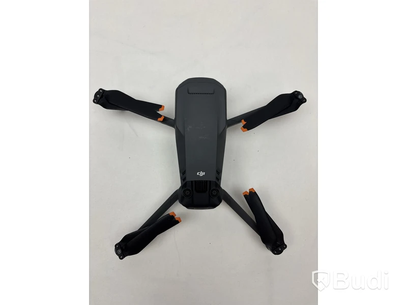 Drönare DJI Mavic 3, inkl. väska och diverse tillbehör
