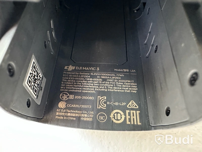 Drönare DJI Mavic 3, inkl. väska och diverse tillbehör