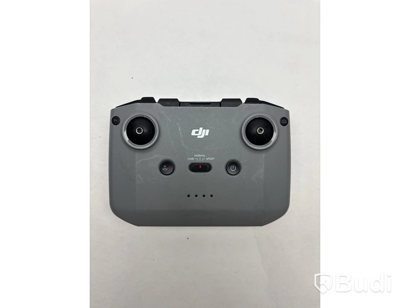 Drönare DJI Mavic 3, inkl. väska och diverse tillbehör