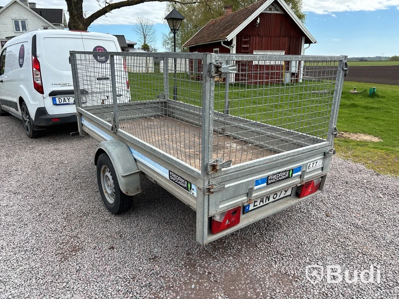 Släpvagn med grindar Tiki CS265-R, 2014