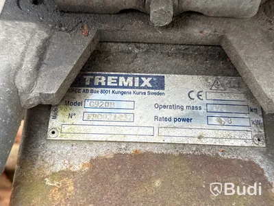 Glättare Tremix med Honda-motor.
