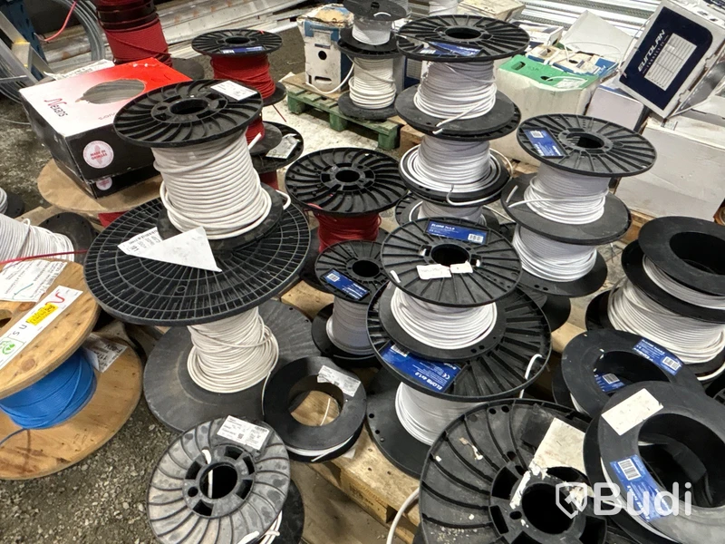 Stort parti elkabel, flexrör & kabelstegar m.m