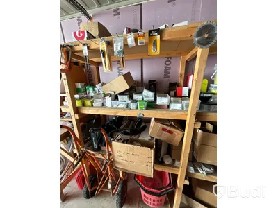 20 fots container inklusive innehåll
