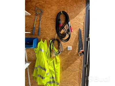 20 fots isolerad container inklusive innehåll