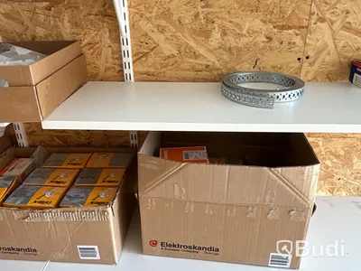 20 fots isolerad container inklusive innehåll