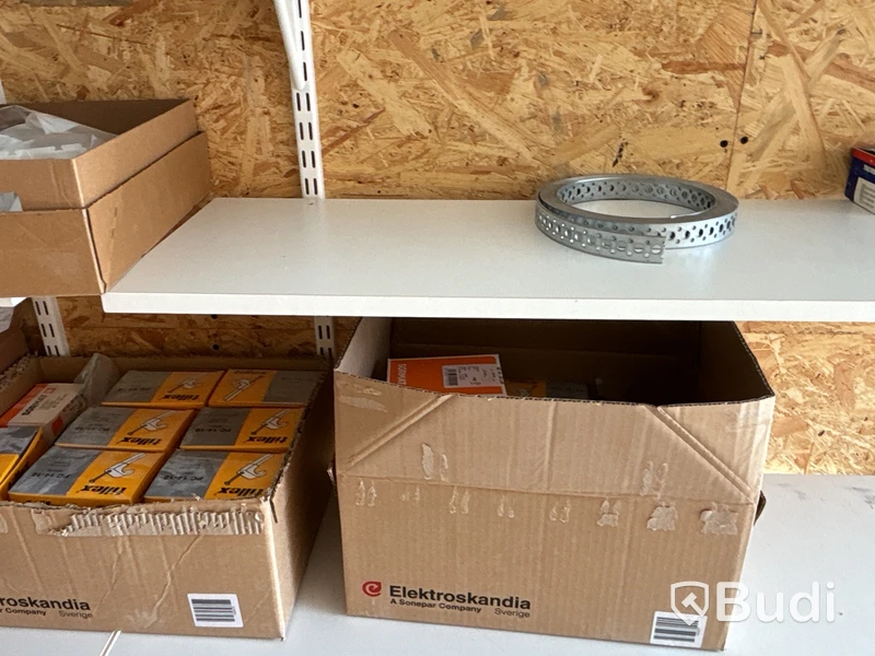 20 fots isolerad container inklusive innehåll