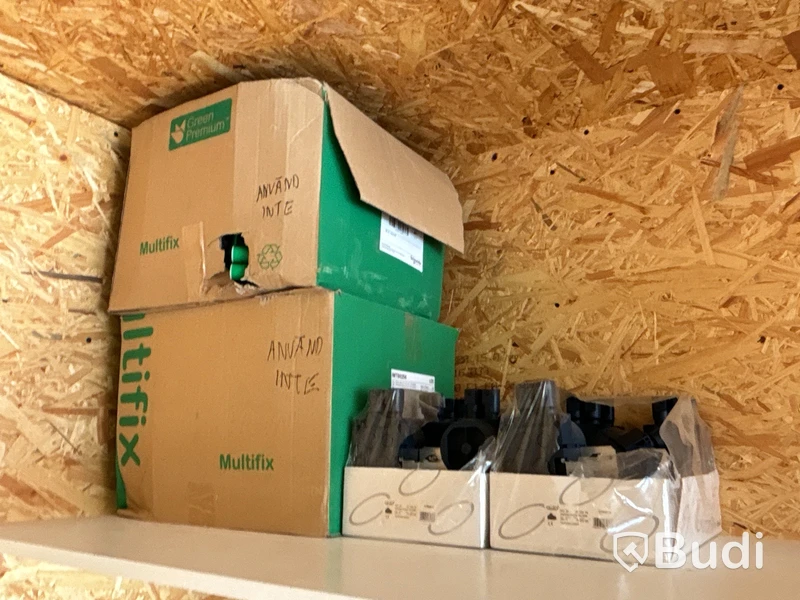 20 fots isolerad container inklusive innehåll