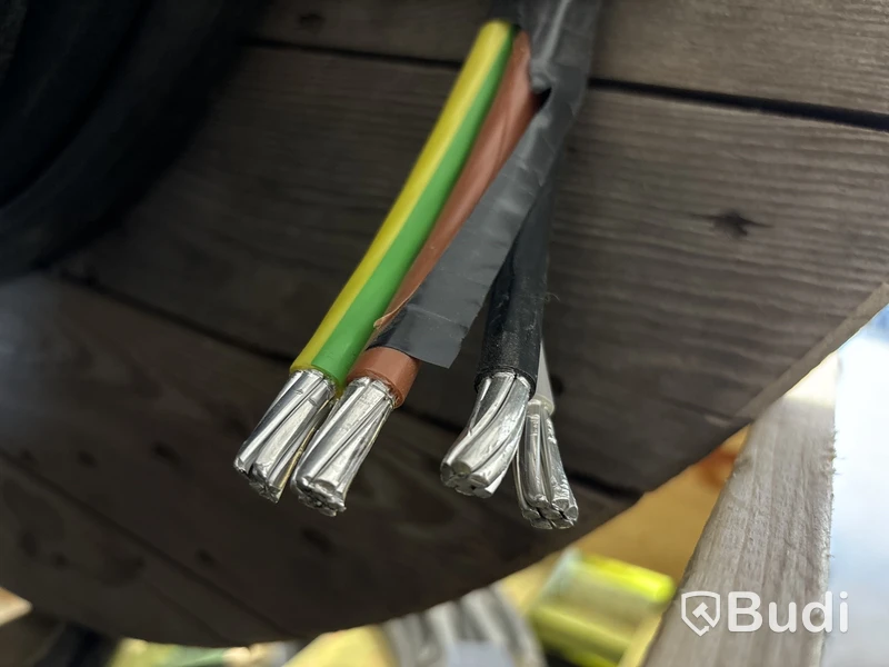 2 st rullar med kabel