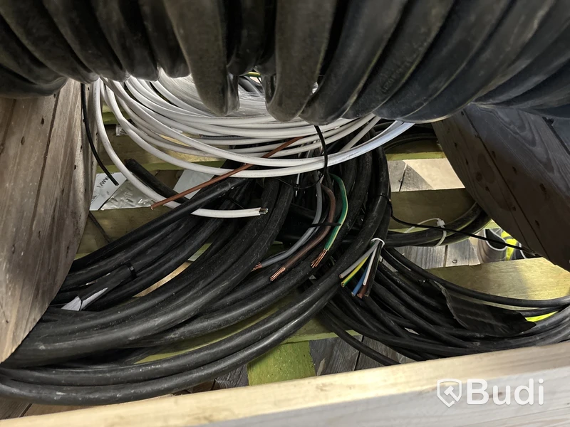 2 st rullar med kabel