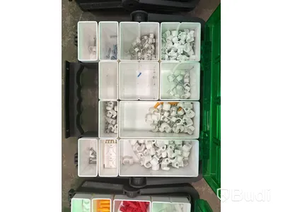 Elinstallationslådor med innehåll