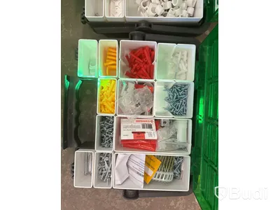 Elinstallationslådor med innehåll
