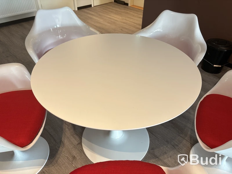 Mötesgrupp med 5 stolar