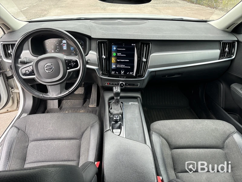 Volvo V90 D4 AWD | 14144 mil | 2020