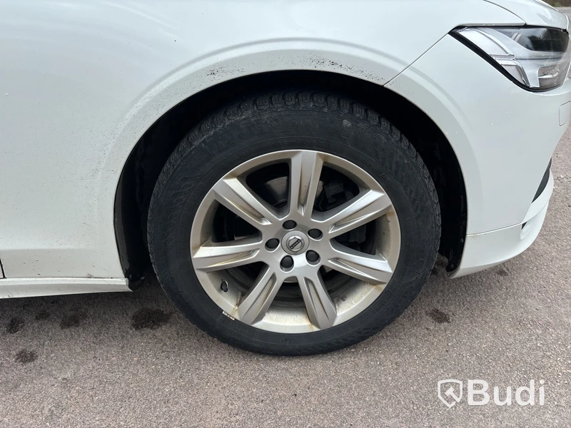 Volvo V90 D4 AWD | 14144 mil | 2020