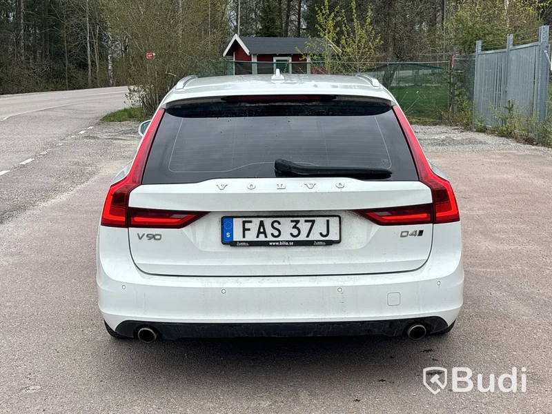 Volvo V90 D4 AWD | 14144 mil | 2020