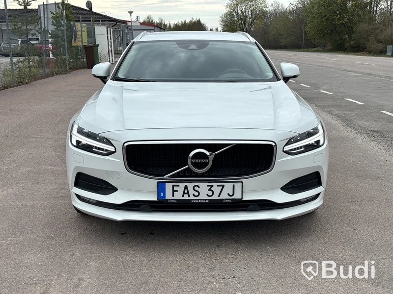 Volvo V90 D4 AWD | 14144 mil | 2020
