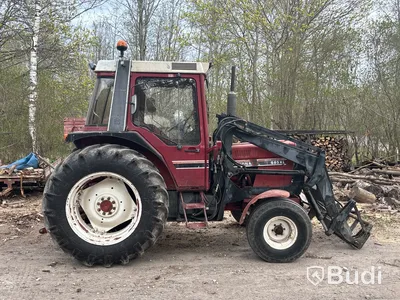 Traktor International 685 XL med lastare | 6981h | 1985