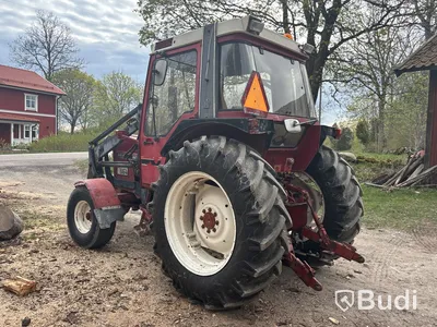 Traktor International 685 XL med lastare | 6981h | 1985