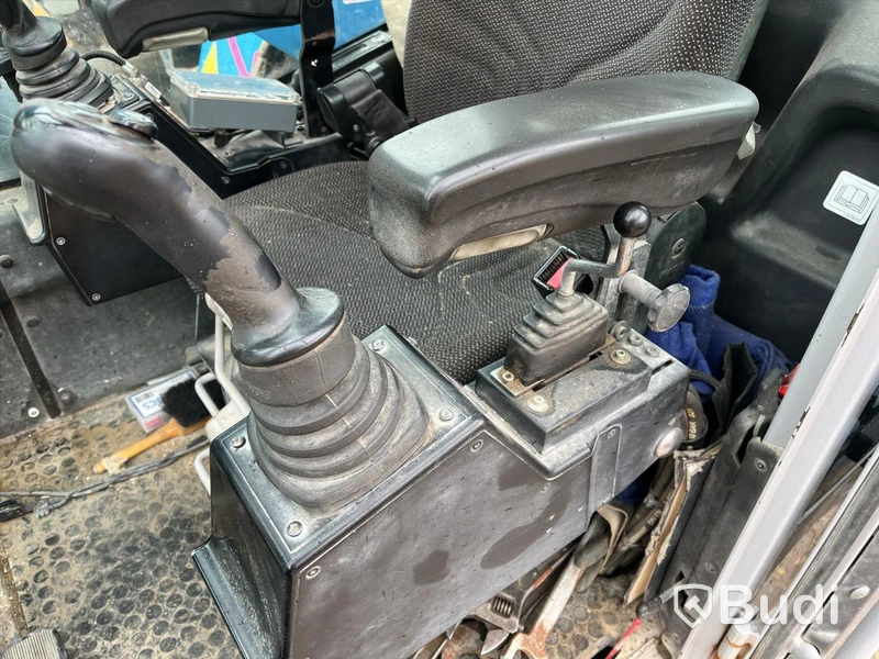Materialhanterare med Grip Fuchs MHL 320 -2015  | Höj- och sänkbar hytt