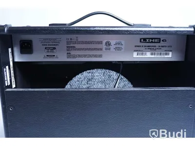 Förstärkare - Line 6 Spider IV 30. Defekt, saknar högtalarelement.