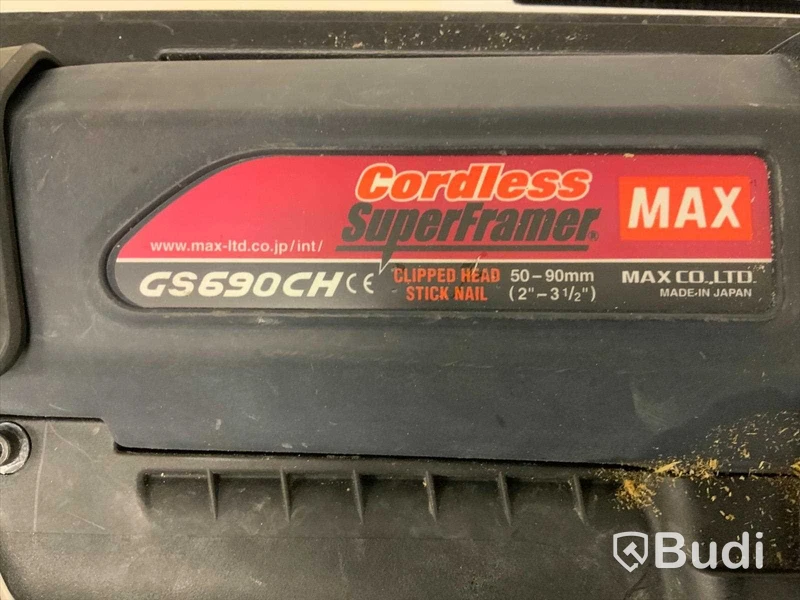 Spikpistol MAX Cordless SuperFramer GS690CH. 2 st batterier Ej funktionstestad.