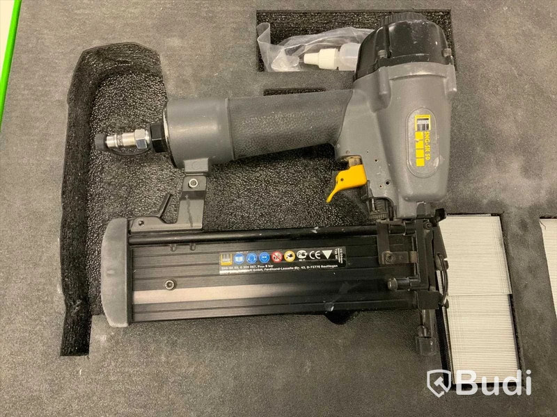 Dyckertpistol Scnneider SNG-SK 50. Tryckluftdriven. Ligger i en ESSVE. Låda
