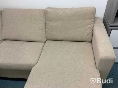 Soffa och bord  Soffa L=  255 cm vinkel del = 160 cm djup.  fläckar finns fabrikat okänd