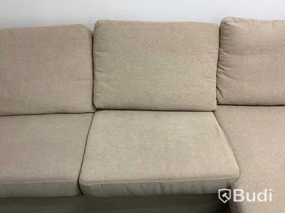 Soffa och bord  Soffa L=  255 cm vinkel del = 160 cm djup.  fläckar finns fabrikat okänd