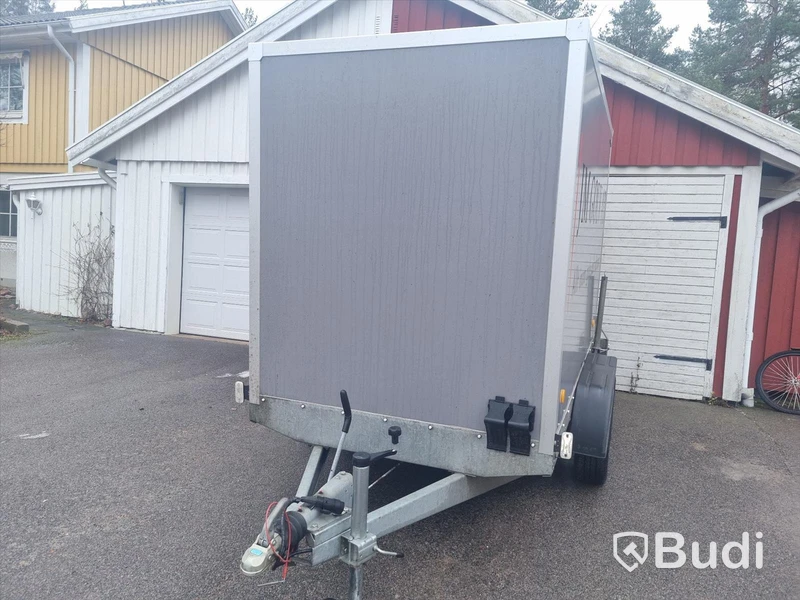 Skåpsläp Westbay Agados VZ 31 -2022 (2700kg totalvikt)