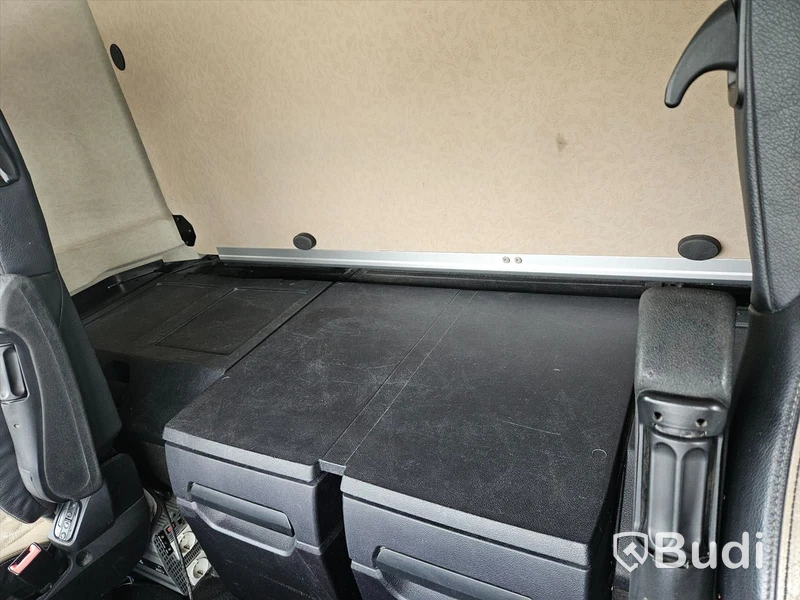 Lastbil MERCEDES-BENZ 963-0-C - 2015 | Öppningsbar sida