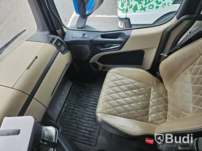 Lastbil MERCEDES-BENZ 963-0-C - 2015 | Öppningsbar sida
