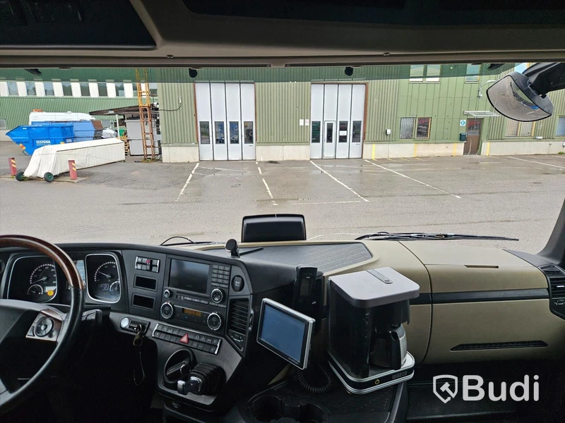 Lastbil MERCEDES-BENZ 963-0-C - 2015 | Öppningsbar sida