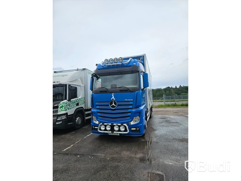 Lastbil MERCEDES-BENZ 963-0-C - 2015 | Öppningsbar sida