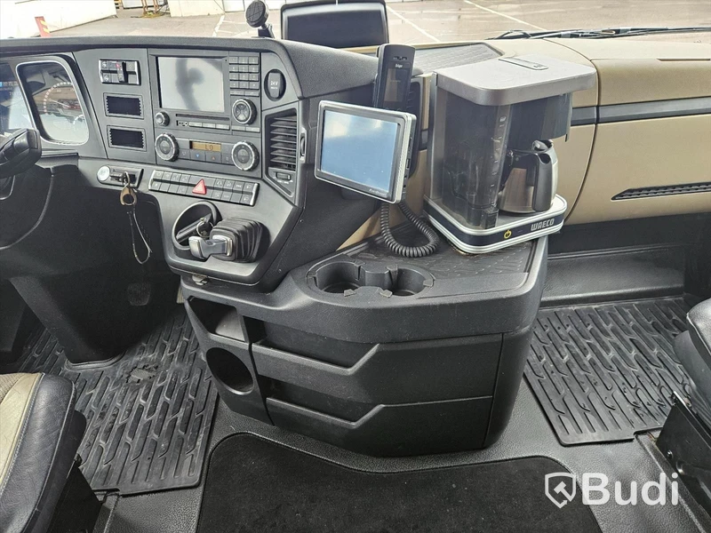 Lastbil MERCEDES-BENZ 963-0-C - 2015 | Öppningsbar sida