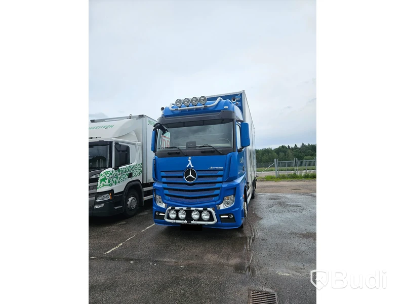 Lastbil MERCEDES-BENZ 963-0-C - 2015 | Öppningsbar sida