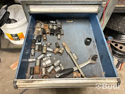 Hydraulisk press, verktyg, maskiner m.m.