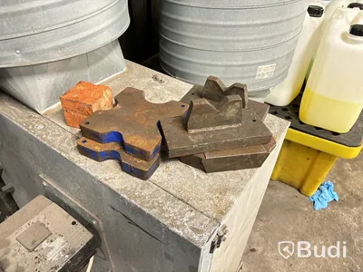 Hydraulisk press, verktyg, maskiner m.m.